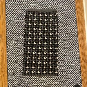 NWT alice & olivia by stacy bendet houndstooth mid calf skirt. Size medium.